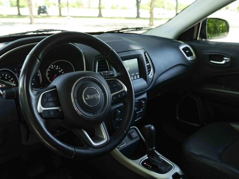 Used 2020 Jeep Compass Latitude FWD image 16