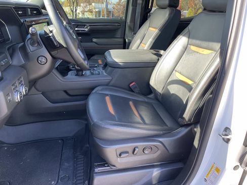 Used 2024 GMC Sierra 1500 AT4 w/ Technology Package image 18