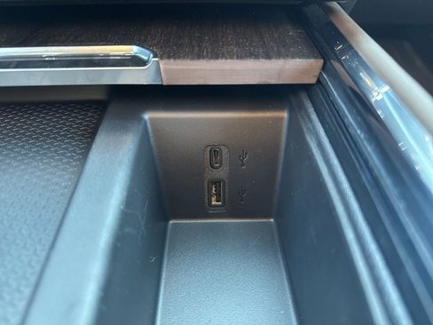 New 2026 GMC Acadia Denali Ultimate w/ LPO, Floor Liner Package image 42