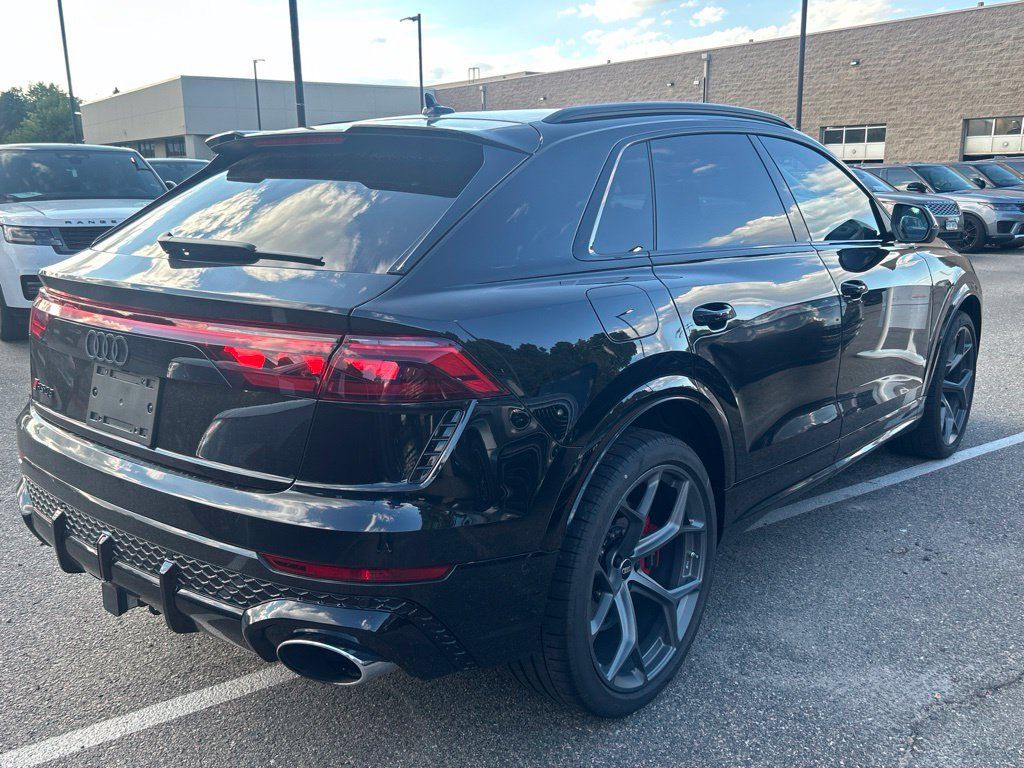 Used 2025 Audi RS Q8 performance AWD/4WD image 5