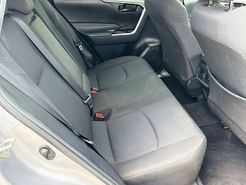 Used 2022 Toyota RAV4 LE FWD image 30