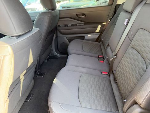 Used 2025 Nissan Pathfinder SV image 25