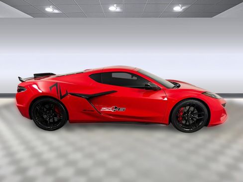 Used 2025 Chevrolet Corvette Z06 RWD image 8