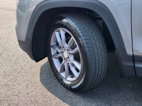 Used 2023 GMC Terrain SLT w/ LPO, Floor Liner Package AWD/4WD image 32