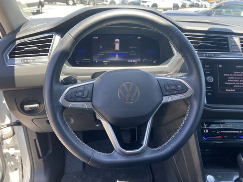 Used 2023 Volkswagen Tiguan SE FWD image 23