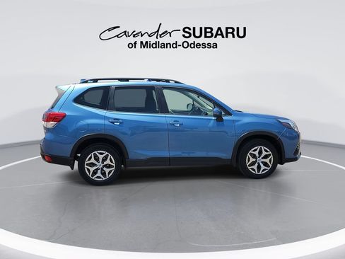 Used 2023 Subaru Forester Premium AWD/4WD image 9