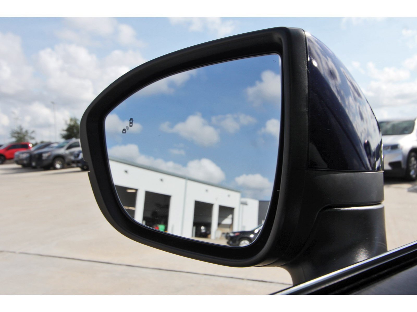 Certified 2025 Nissan Pathfinder SL FWD image 11