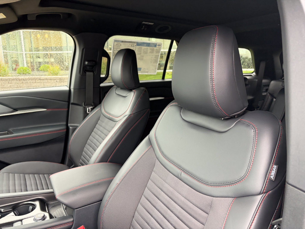 New 2026 Ford Explorer ST-Line w/ ST-Line Street Pack AWD/4WD image 10