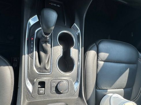 Used 2023 Chevrolet Traverse LT w/ LT Premium Package AWD/4WD image 13