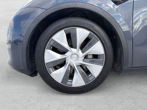 Used 2021 Tesla Model Y Long Range image 23