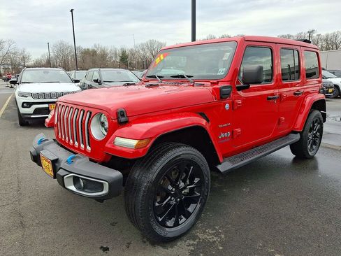 Used 2021 Jeep Wrangler Unlimited Sahara w/ Cold Weather Group image 3