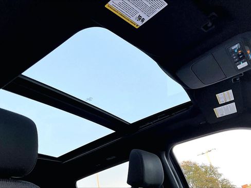 Used 2022 Ford F150 XLT w/ Equipment Group 302A High image 13