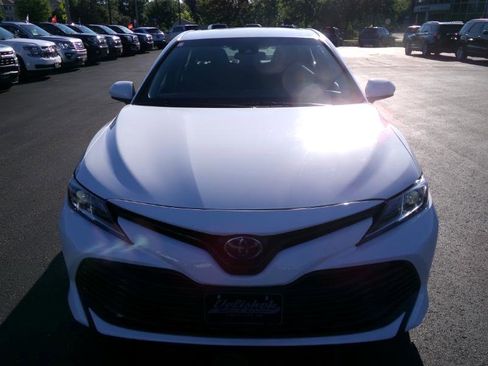 Used 2018 Toyota Camry LE image 8
