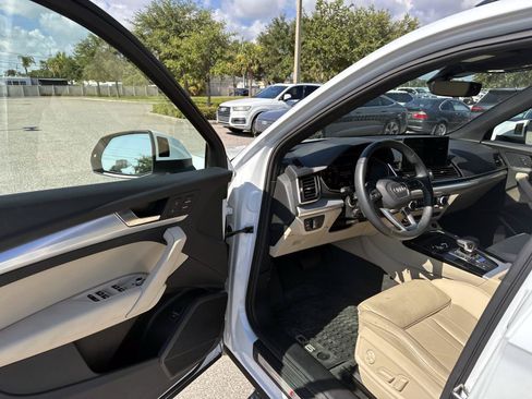 Used 2025 Audi Q5 2.0T Premium AWD/4WD image 11