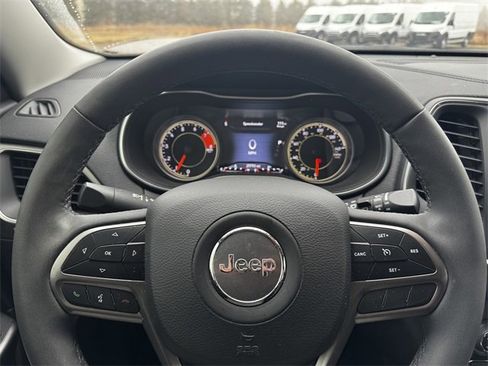 Certified 2022 Jeep Cherokee Latitude Lux image 24