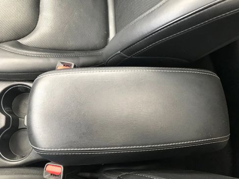 Used 2019 Jeep Cherokee Limited w/ Technology Group image 35