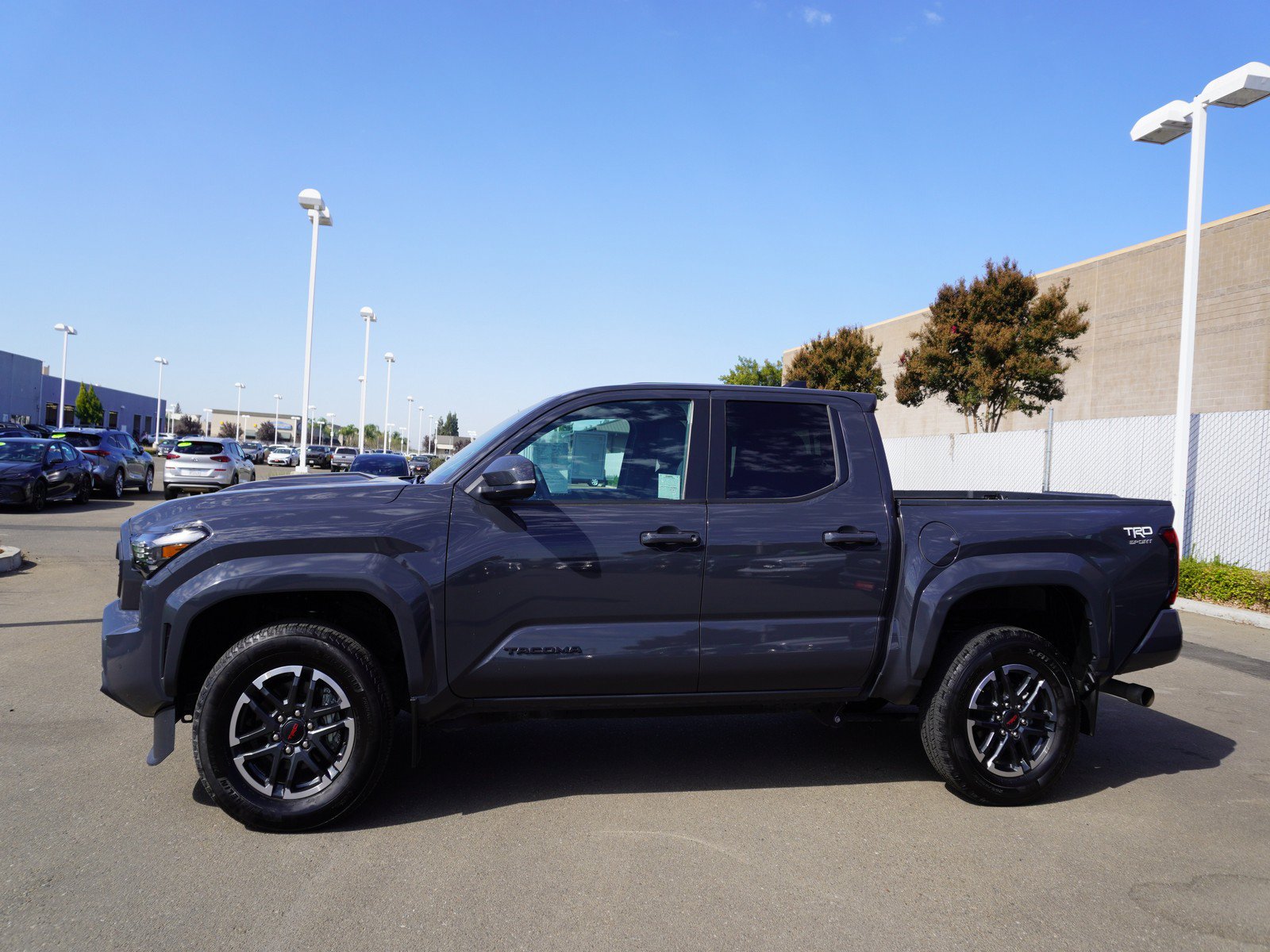 Used 2024 Toyota Tacoma TRD Sport w/ TRD Sport Upgrade Package AWD/4WD image 6