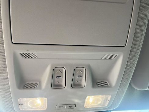 Used 2022 Ford Escape Titanium image 10