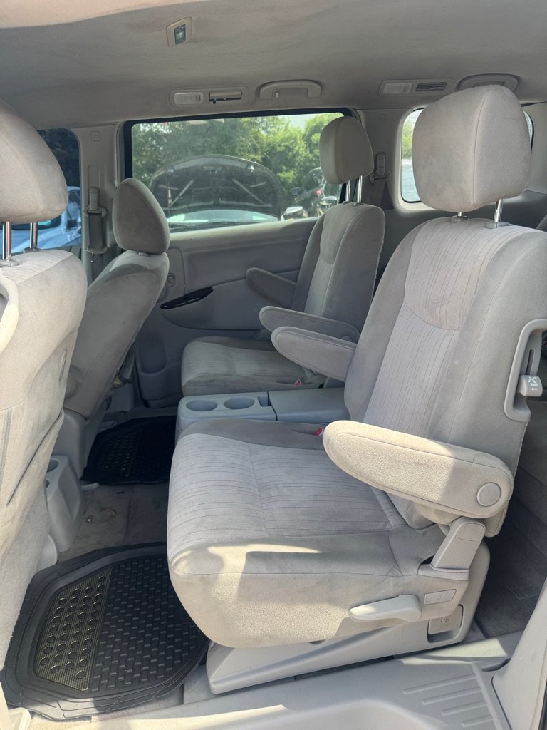Used 2013 Nissan Quest SV FWD image 12