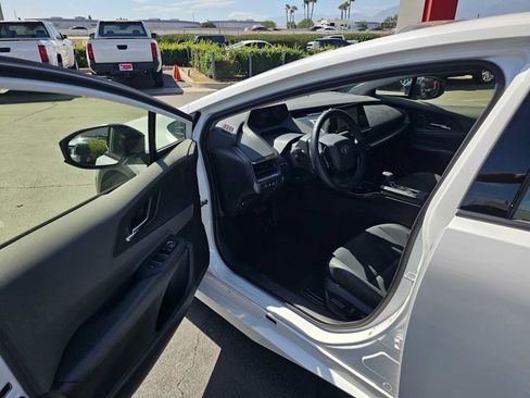 Certified 2026 Toyota Prius XLE FWD image 19