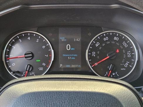 Used 2020 Toyota RAV4 XLE w/ Convenience Package FWD image 13