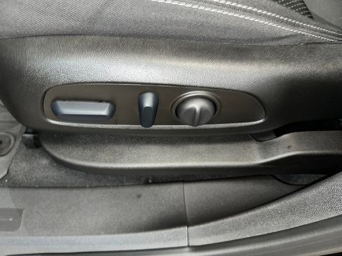 Certified 2023 GMC Terrain SLE w/ Driver Convenience Package image 5