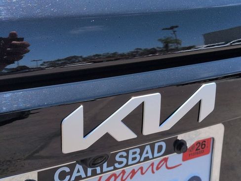 Used 2025 Kia Niro EX FWD image 32