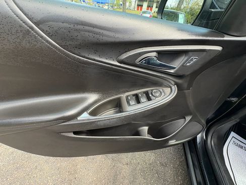 Used 2017 Chevrolet Malibu LT w/ Leather Package image 28