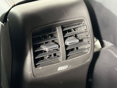 Used 2025 Ford Escape ST-Line FWD image 32