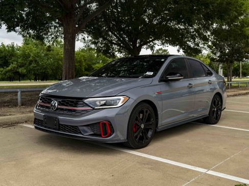 Used 2022 Volkswagen Jetta GLI Autobahn FWD image 5