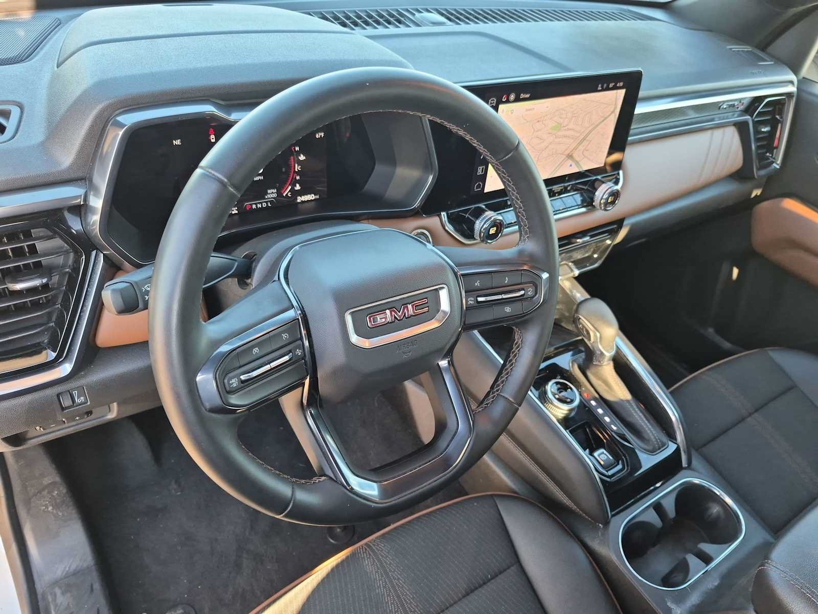 Used 2023 GMC Canyon AT4 AWD/4WD image 2
