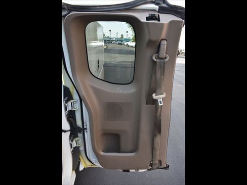 Used 2016 Nissan Frontier SV RWD image 18