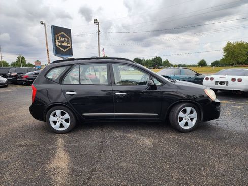 Used 2008 Kia Rondo EX w/ Premium Pkg image 4