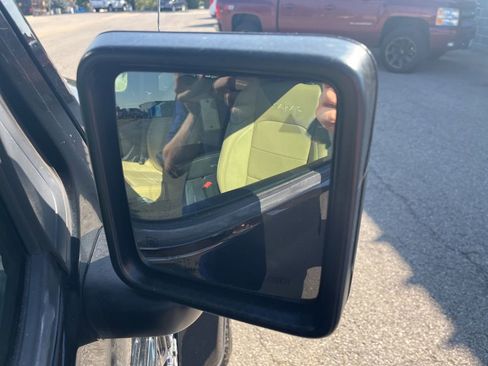 Used 2018 Jeep Wrangler Unlimited Sahara image 49