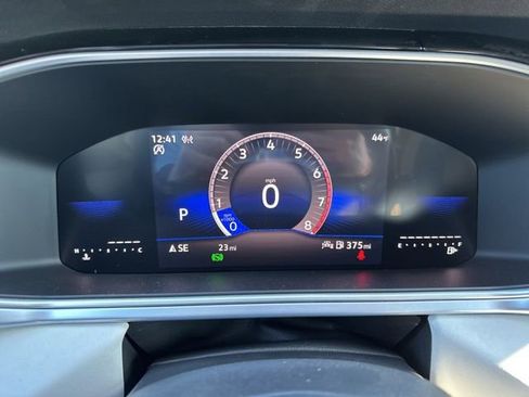 New 2026 Volkswagen Taos SE image 16