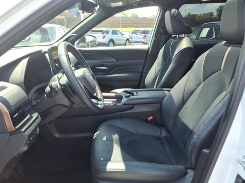 Used 2025 Toyota Grand Highlander AWD Hybrid image 24