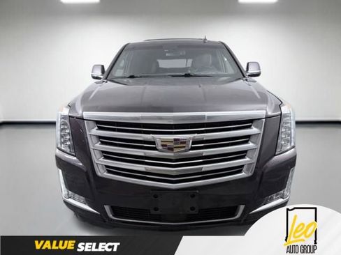 Used 2016 Cadillac Escalade Platinum AWD/4WD image 2