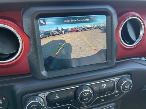 Used 2022 Jeep Gladiator Rubicon w/ LED Lighting Group image 34