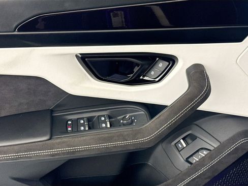 Used 2024 Lamborghini Urus S image 18