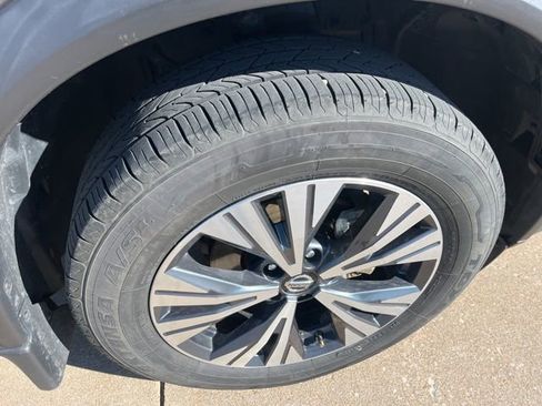 Used 2021 Nissan Rogue SV image 54