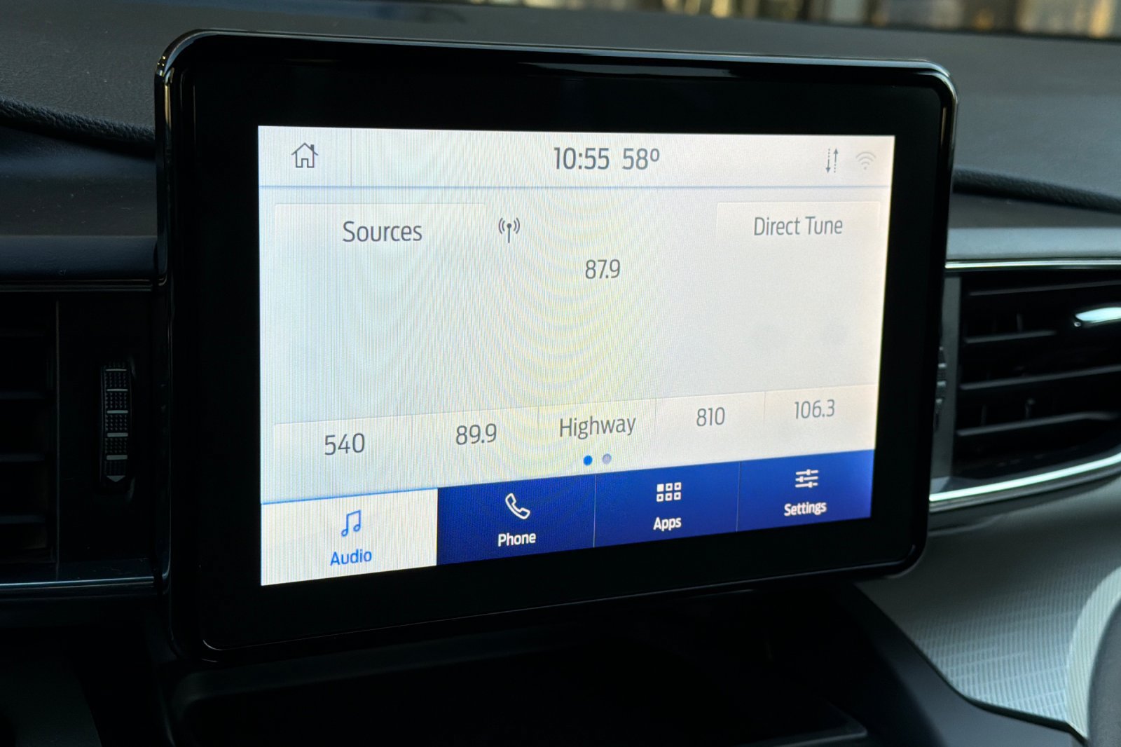 Used 2020 Ford Explorer XLT w/ Equipment Group 202A AWD/4WD image 23