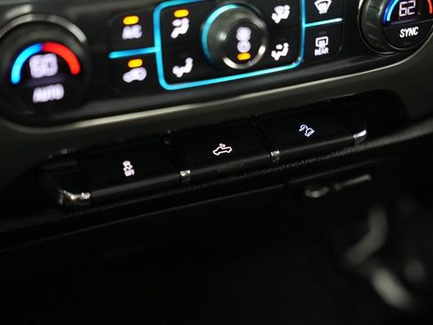Used 2018 Chevrolet Silverado 1500 LT w/ All Star Edition AWD/4WD image 26