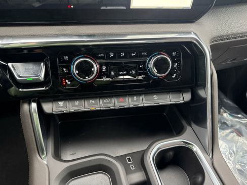 New 2025 GMC Sierra 2500 Denali w/ Denali Reserve Package image 26