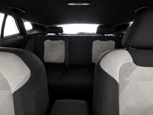 Used 2024 Chevrolet Trax RS w/ Driver Confidence Package FWD image 16