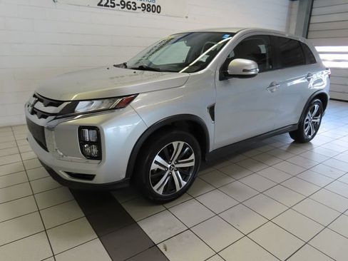 Used 2025 Mitsubishi Outlander Sport SE AWD/4WD image 2