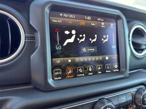 Used 2022 Jeep Wrangler Unlimited Sahara w/ Cold Weather Group image 25