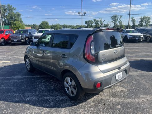 Used 2017 Kia Soul FWD image 5