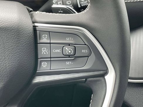 New 2025 Jeep Grand Cherokee Altitude image 15