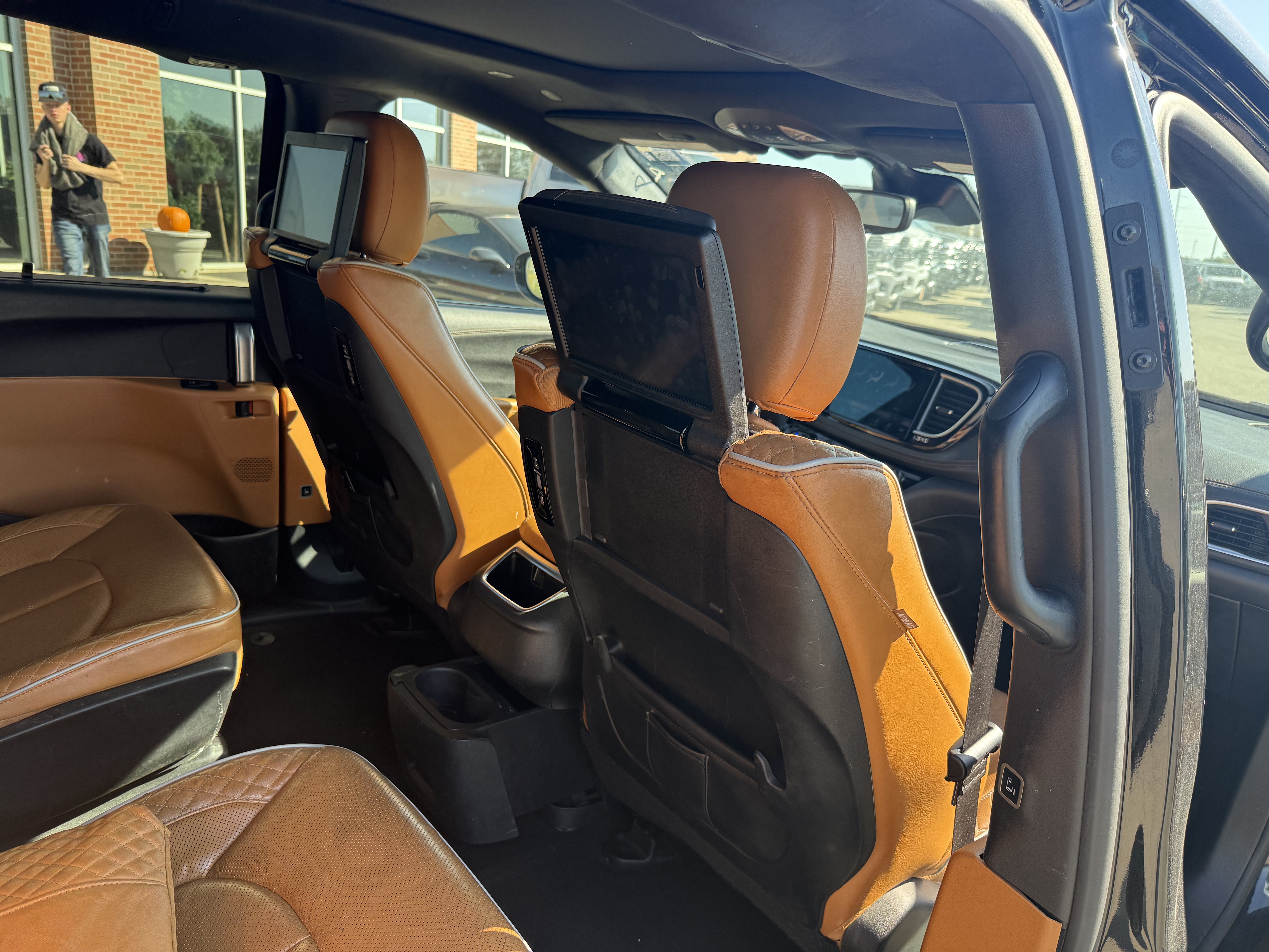 Used 2022 Chrysler Pacifica Pinnacle FWD image 11
