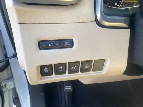 Used 2024 Nissan Murano SL image 18